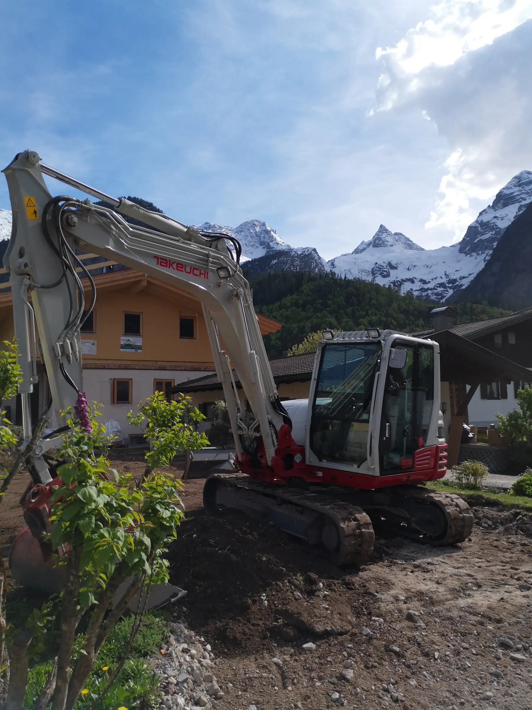 <div class="fw-semibold mb-1">Baustellenbilder 2019</div>