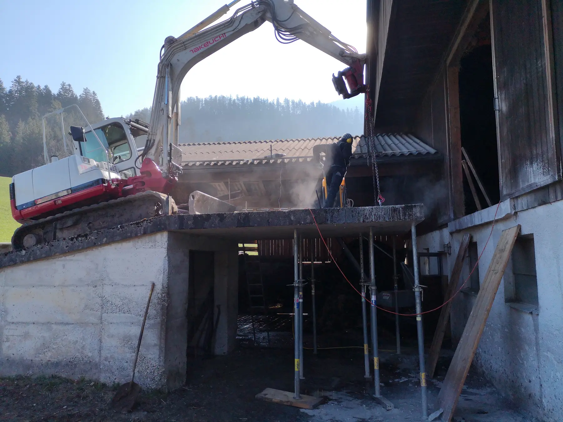 <div class="fw-semibold mb-1">Baustellenbilder 2019</div>