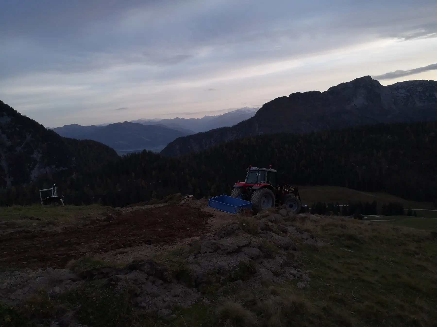 <div class="fw-semibold mb-1">Baustellenbilder 2019</div>