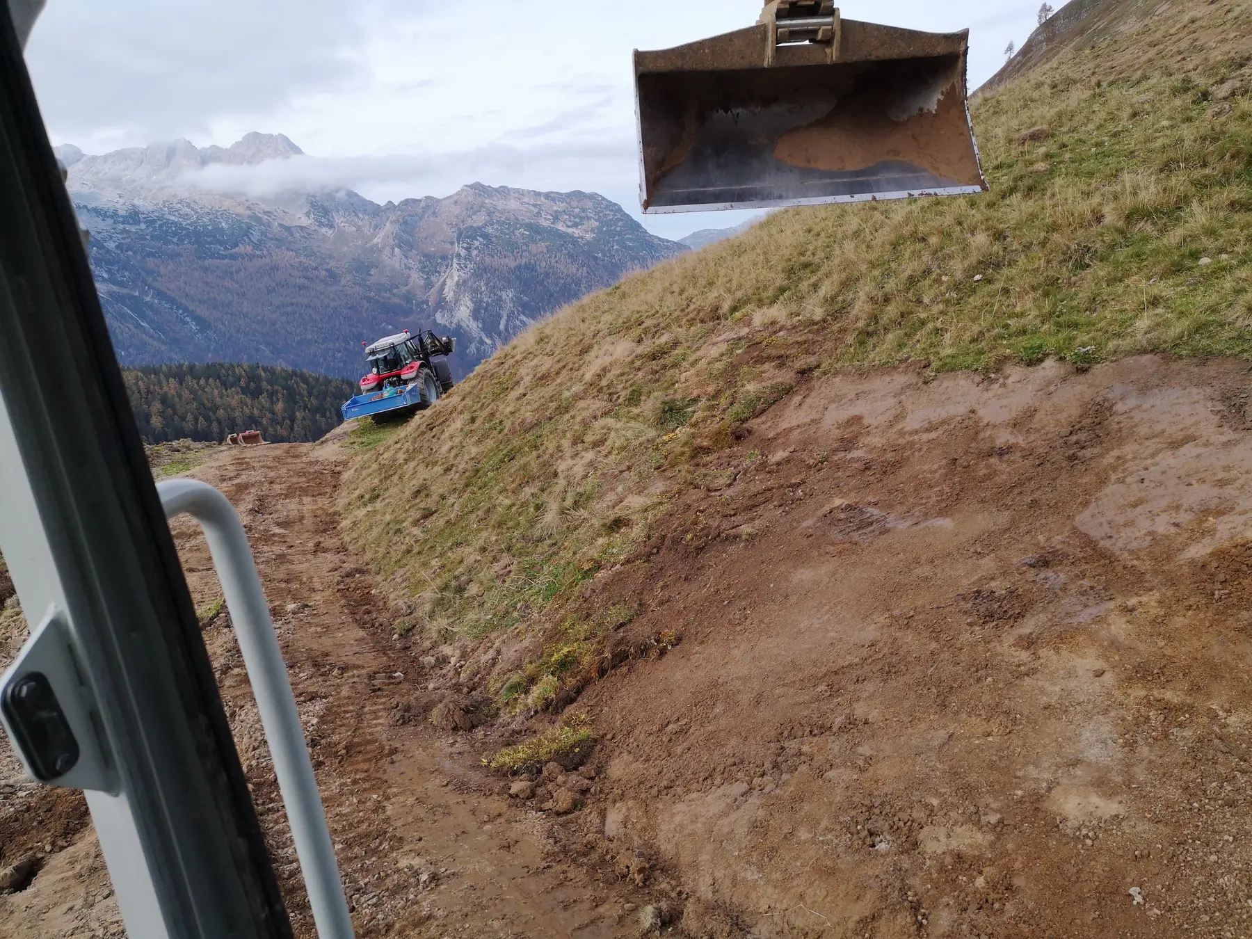 <div class="fw-semibold mb-1">Baustellenbilder 2019</div>