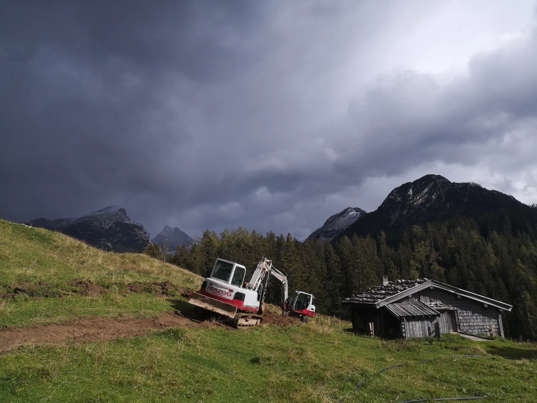 <div class="fw-semibold mb-1">Baustellenbilder 2019</div>