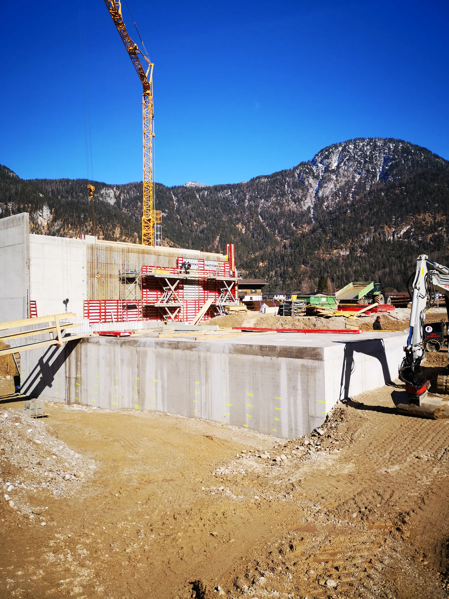 <div class="fw-semibold mb-1">Baustellenbilder 2023 - 2024</div>