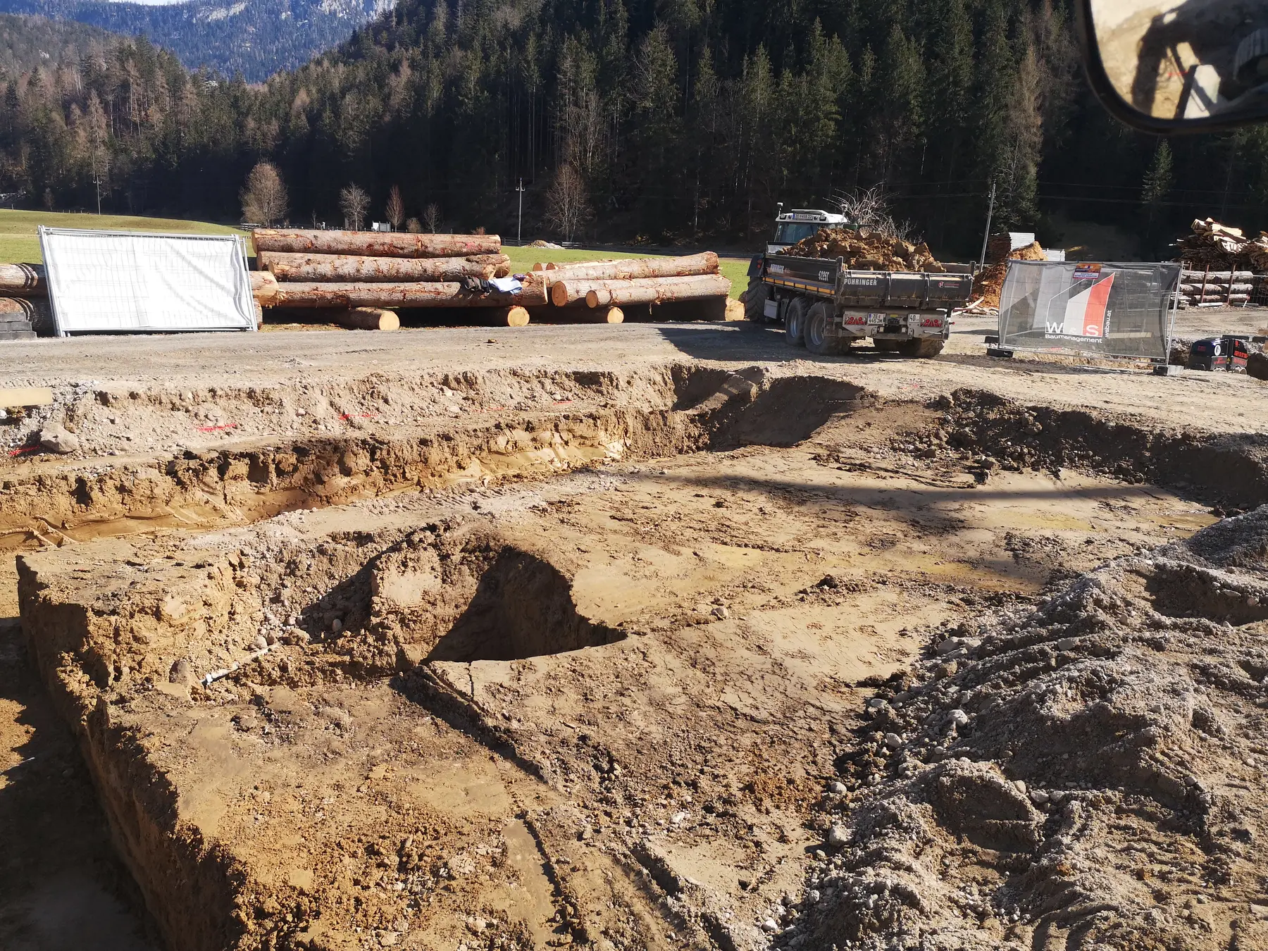 <div class="fw-semibold mb-1">Baustellenbilder 2023 - 2024</div>