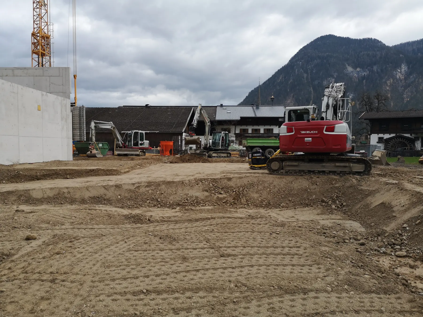 <div class="fw-semibold mb-1">Baustellenbilder 2023 - 2024</div>